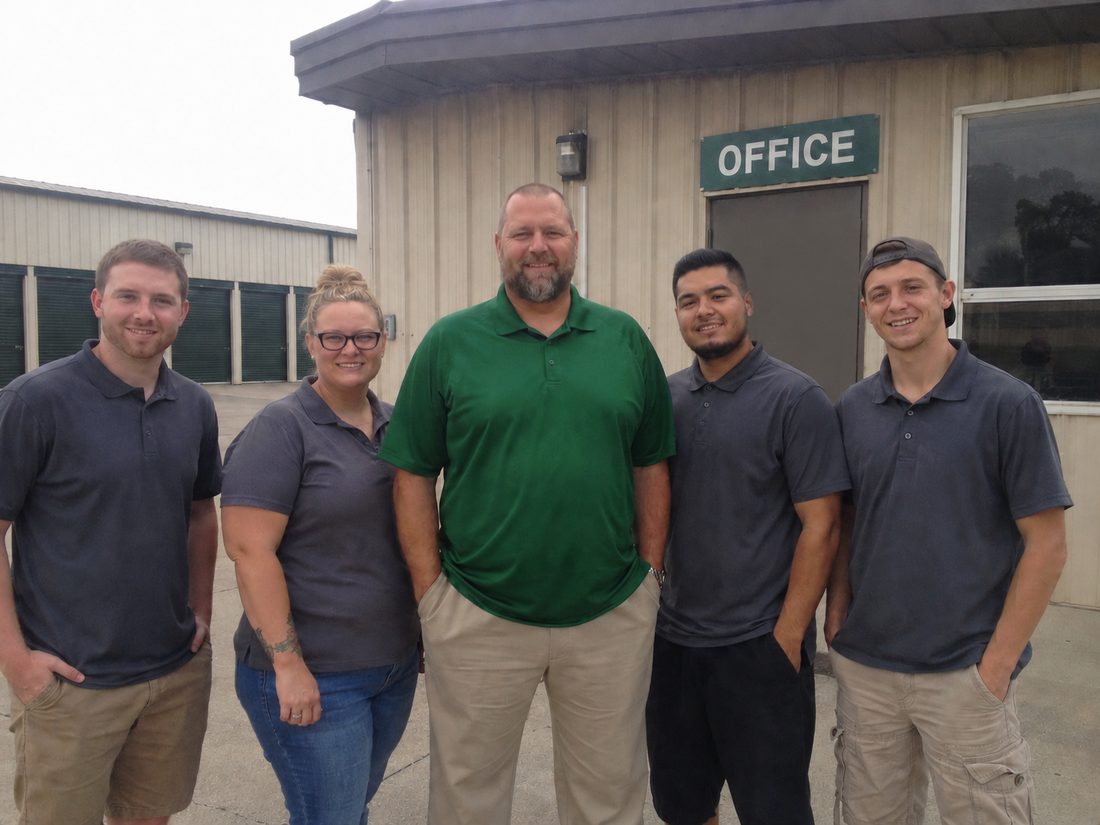 Pest control professionals in Goodyear, AZ